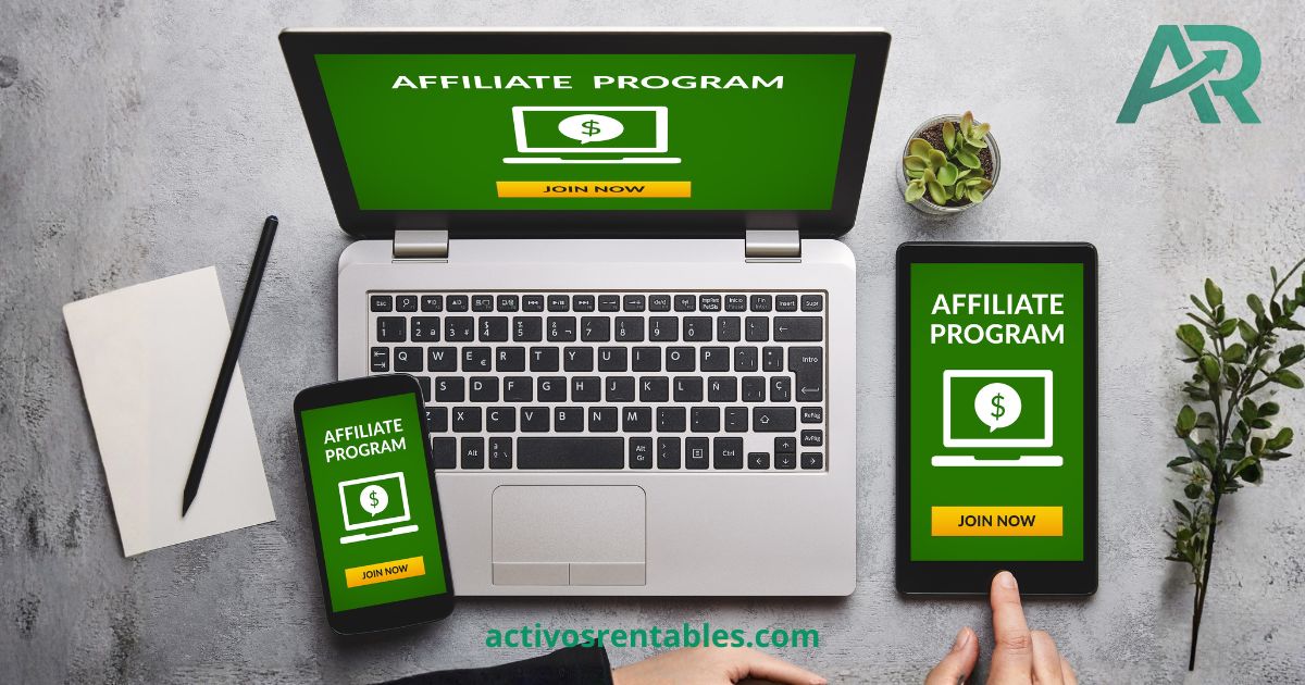 la imagen muestra que es el marketing de afiliados. Consiste en afiliarse a un producto o programa. Muestra que puede hacersde desde un dispositivo móvil, ordenador o tablet.